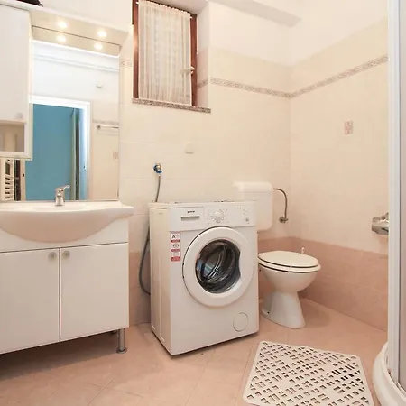 Silvia Apartman *