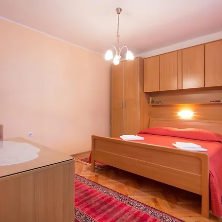 Silvia Apartman *