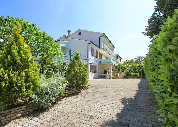 Silvia * Πόρετς